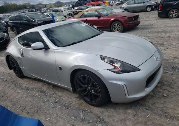 Nissan 370 Z cena 48000 przebieg: 88621, rok produkcji 2018 z Toszek małe 67